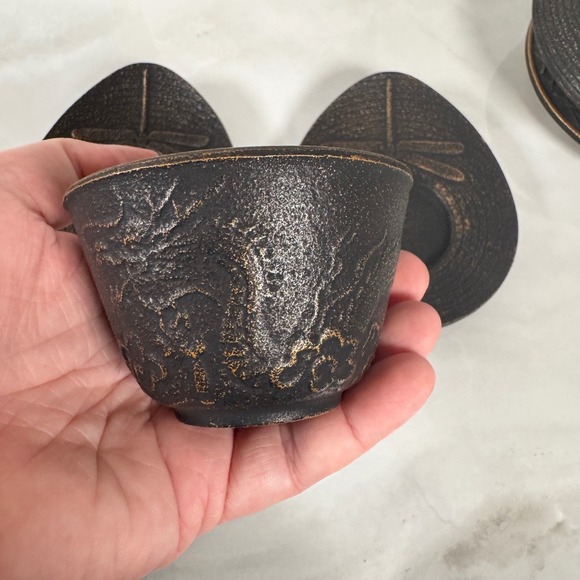 Teavana Cast Iron Tea Set Tetsubin Teapot Trivet 2 Cups Saucers Dragonfly Dragon - Picture 11 of 13
